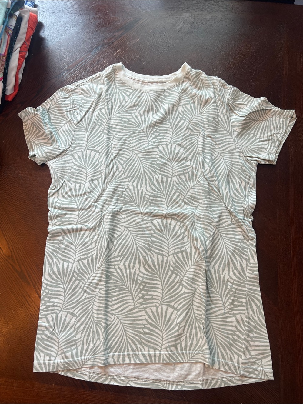Goodfellow & Co White Tee with Light Gray Leaf Print